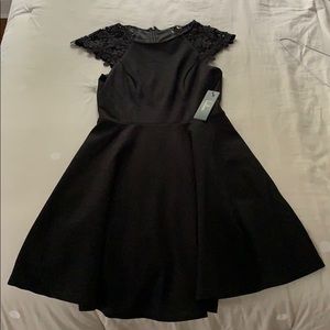 Lulus black lace shoulder flowy dress